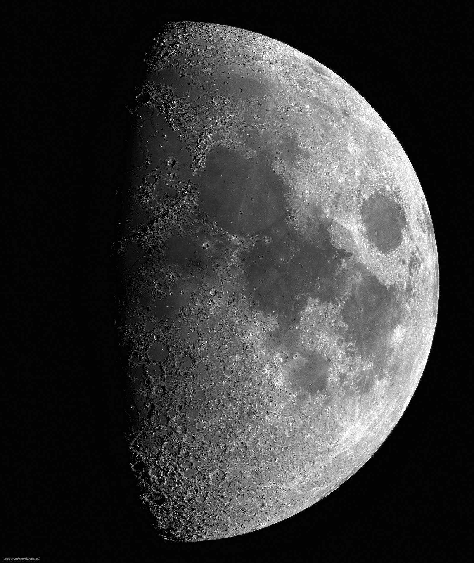 Księżyc, faza 62.3%