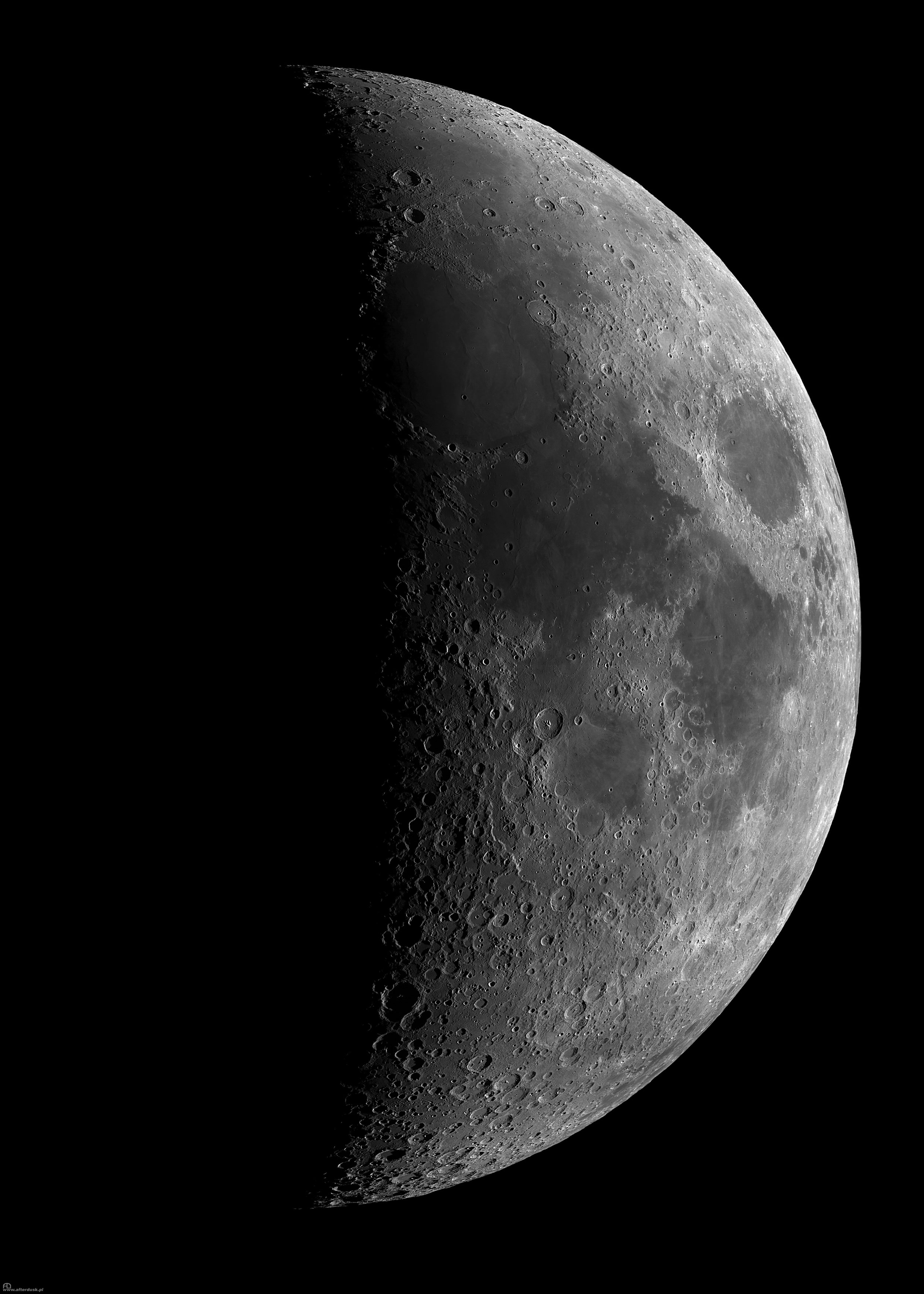 Księżyc, faza 41.3%