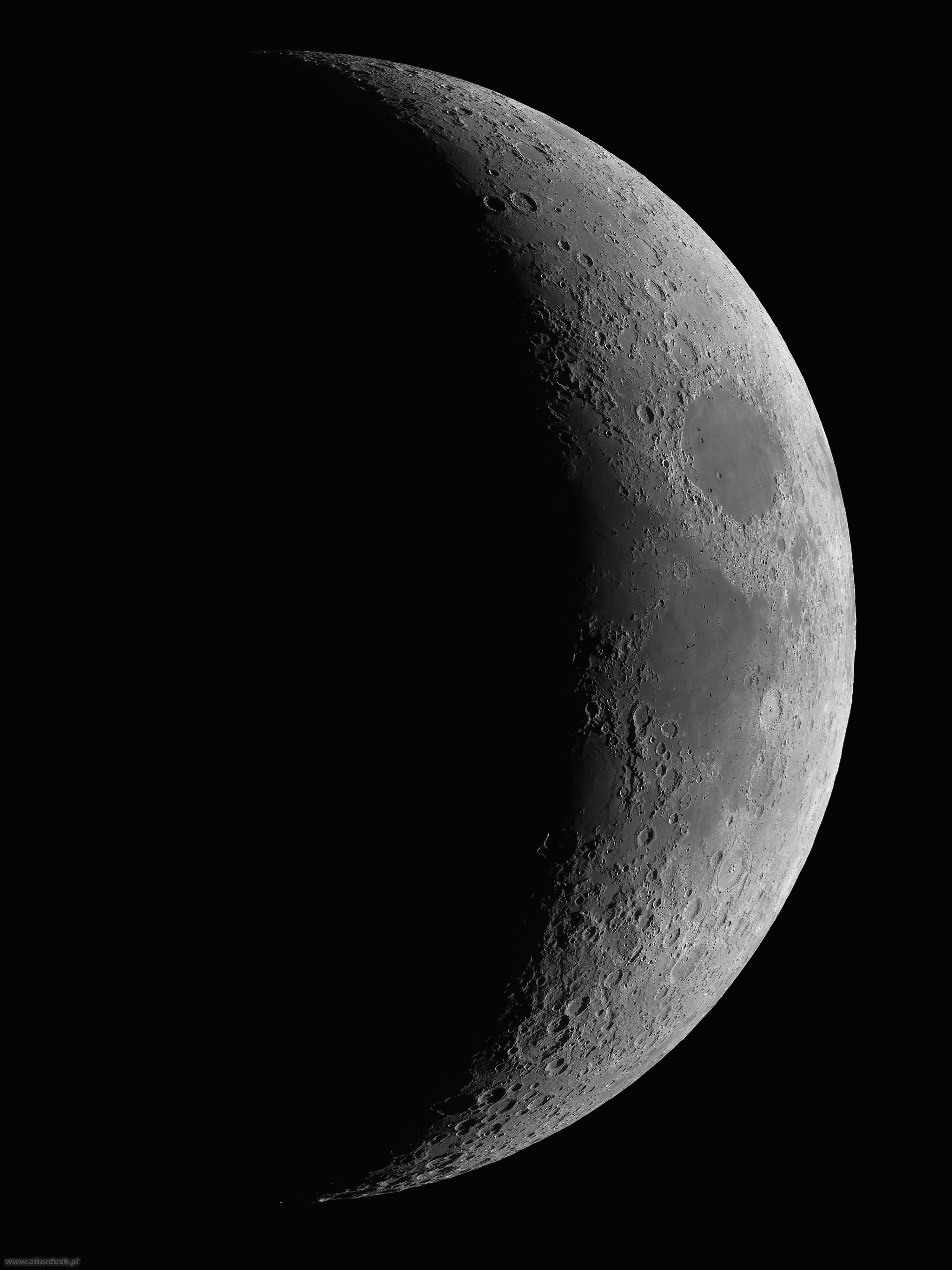 Księżyc, faza 23.9%