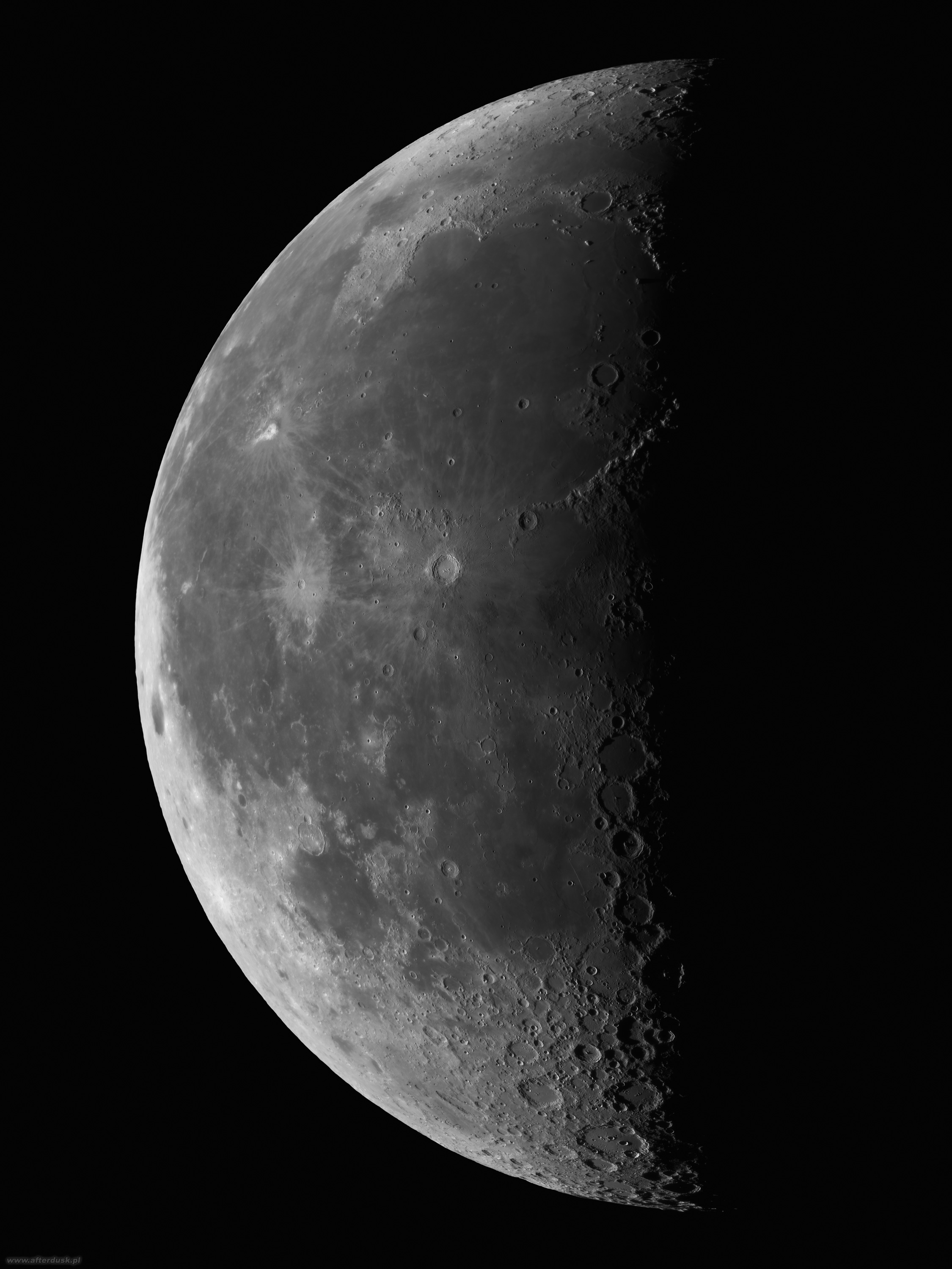 Księżyc, faza 45.4%