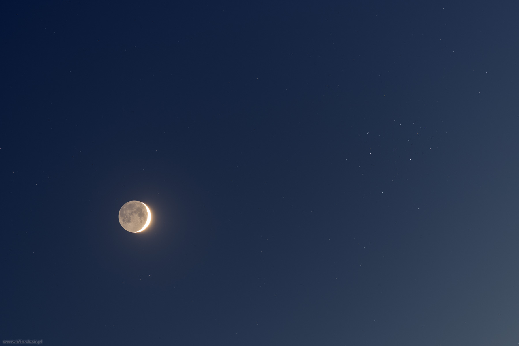 Księżyc i Plejady, 22.04.2023, 19:17UT