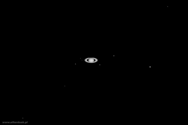 Saturn z księżycami z 1. lipca 2015