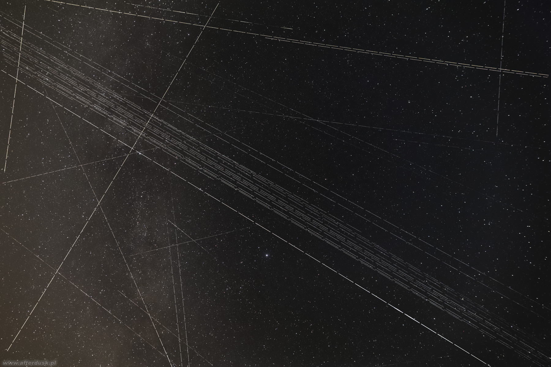 Starlink L7, 2020.08.07, godz.20:46-20:57UT